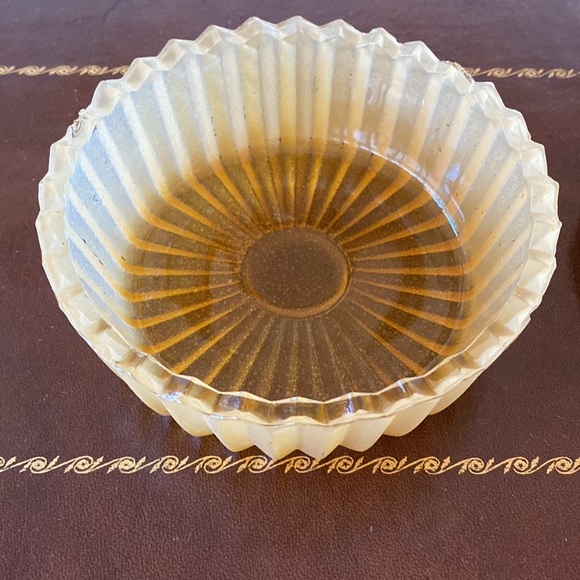 VTG/RARE amber glass lipstick holder/powder dish/trinket box - Picture 2 of 4